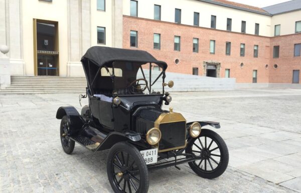1915 – Ford T