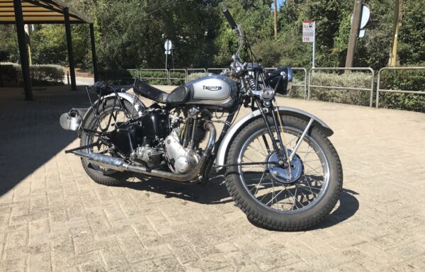 1937 – Triumph 3HW