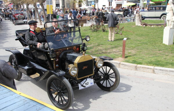 1913 – Ford T