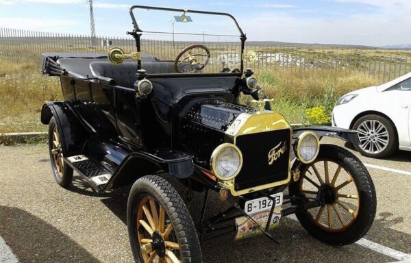 1915 – Ford T